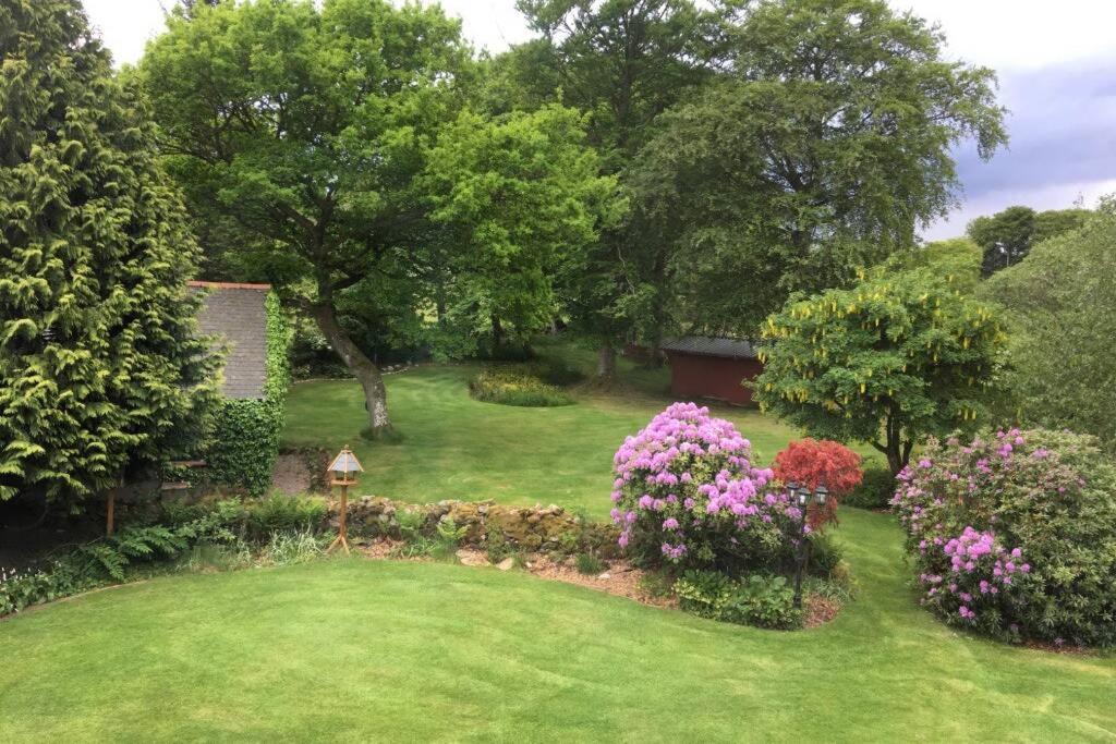 Serene Countryside Home With Manicured Gardens Stonehaven Εξωτερικό φωτογραφία
